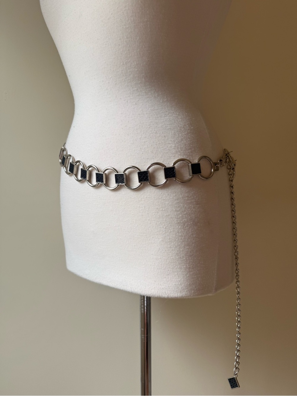 Y2K Silver O-Ring Chain Belt with Black Croc Embossed Accents